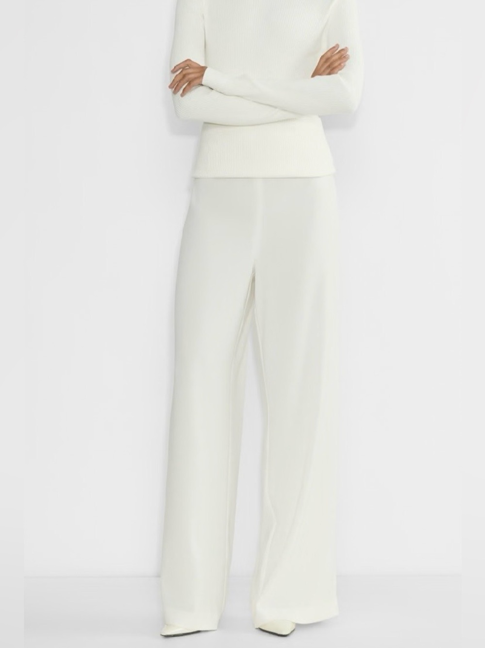 ARITZIA BABATON STRIVE LIGHT BIRCH COLOUR CREPE WIDE LEG PANTS SIZE M